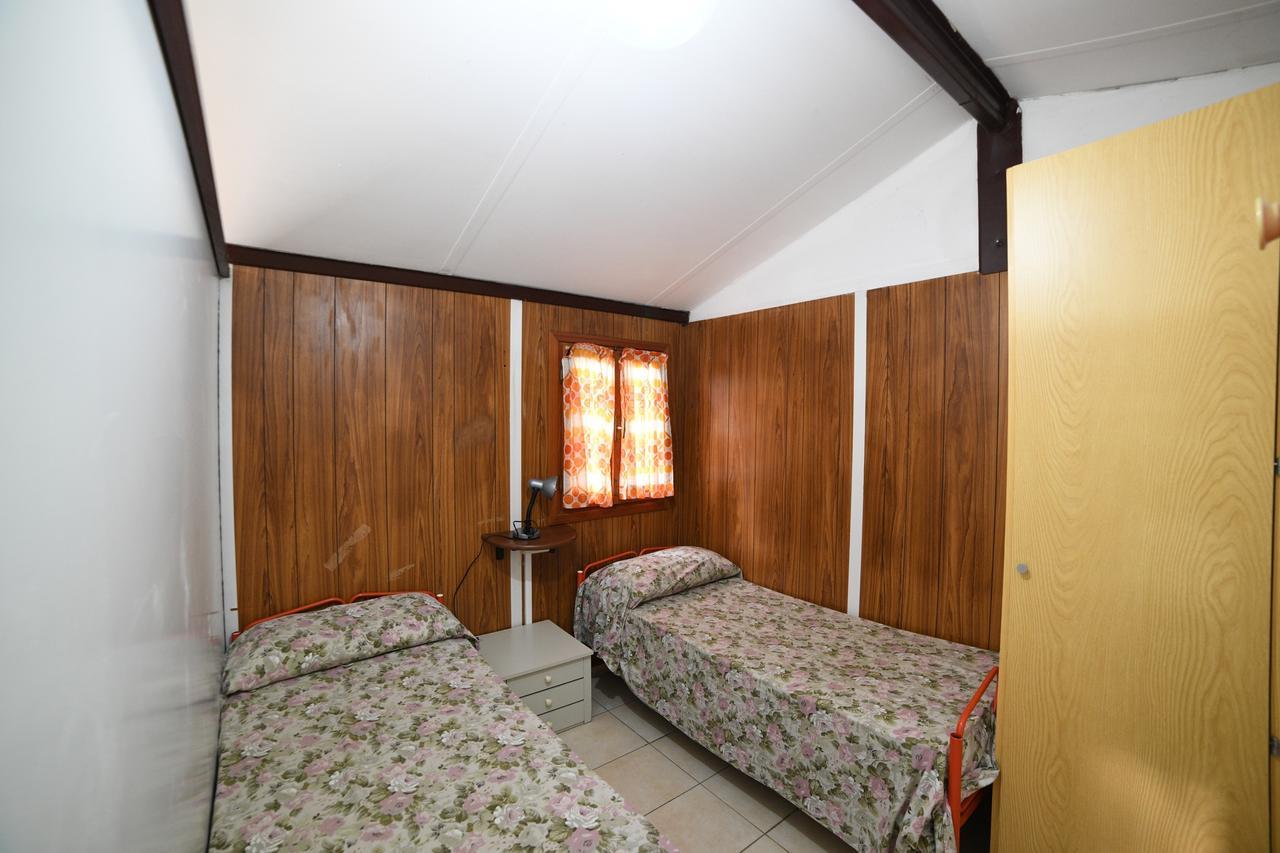 Camping C'Era Una Volta Villanova d'Albenga Zimmer foto